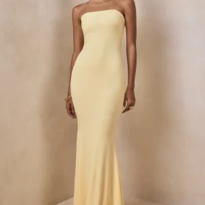 Ceremony | Vestido largo ajustado con escote Bandeau en amarilo pastel