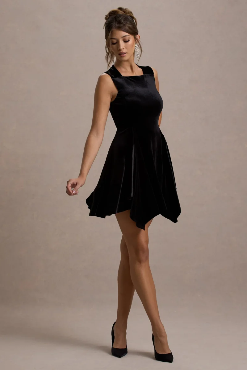 Baker | Vestido corto de Terciopelo Negro con Bajo Drapeado - Imagen 6