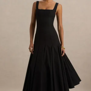 Magnolia | Vestido negro con escote cuadrado y tirantes anchos y falda con vuelo