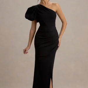 Vittoria | Vestido largo negro con una manga abullonada y abertura lateral